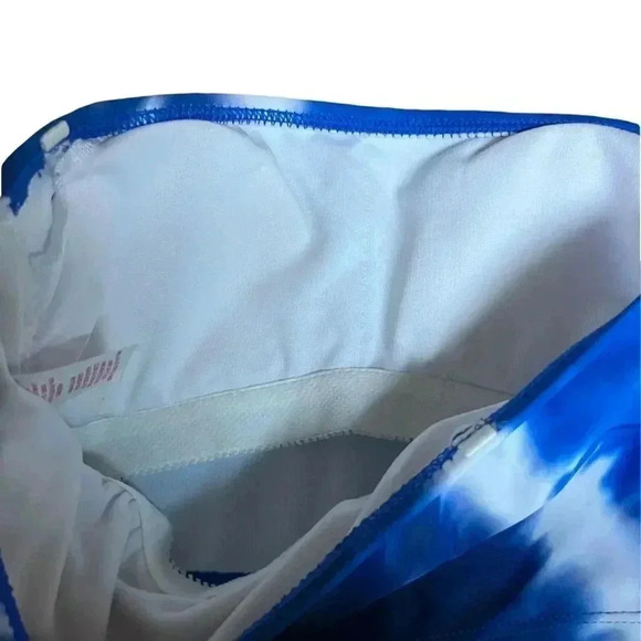 🌟Xhilaration Bandeau Swim Top XS Blue White Tie Dye Women's Beachwear 🌟 - Picture 4 of 7